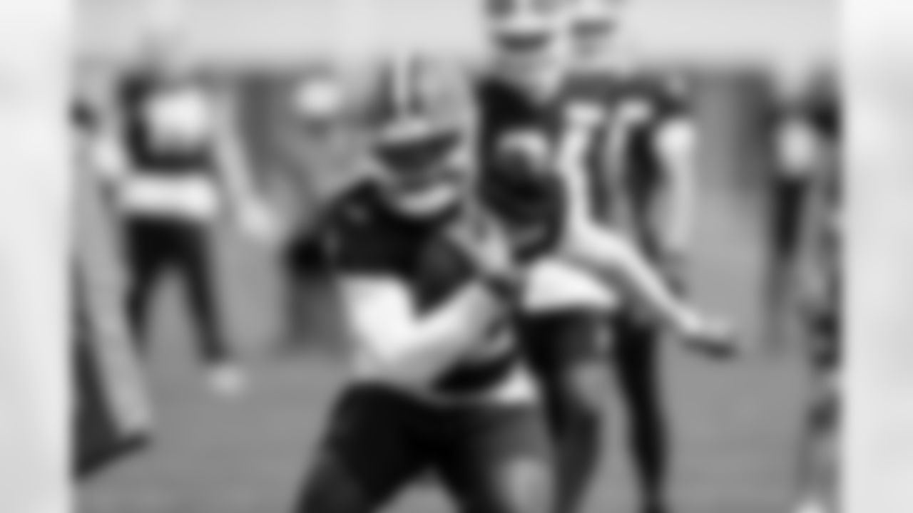 Running back Dylan Sampson (22) during the fourth day of OTAs at CrossCountry Mortgage Campus on June 3, 2025.