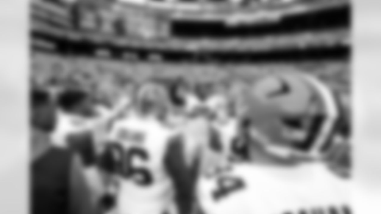 The defense before a NFL football game between the Cleveland Browns and New York Jets on November 9, 2025 at MetLife Stadium.