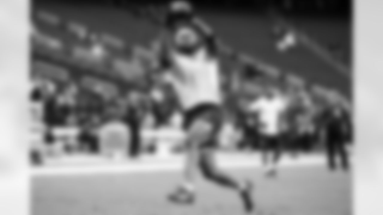 Wide receiver Malachi Corley (83) before a NFL football game between the Cleveland Browns and Las Vegas Raiders on November 23, 2025 at Allegiant Stadium.