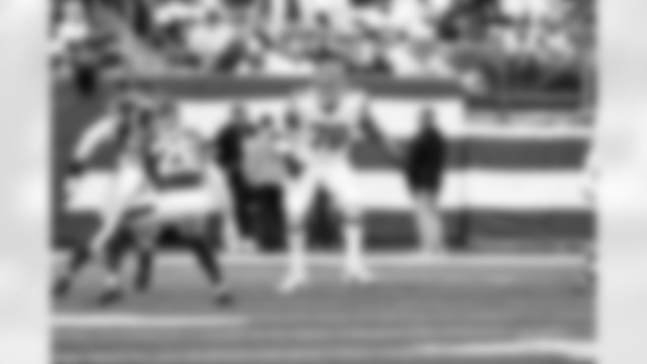 Offensive tackle Jack Conklin (78) during a NFL football game between the Cleveland Browns and New York Jets on November 9, 2025 at MetLife Stadium.