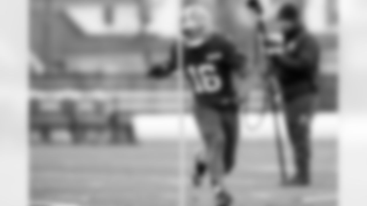 Wide receiver Isaiah Bond (16) during practice at CrossCountry Mortgage Campus on November 26, 2025.