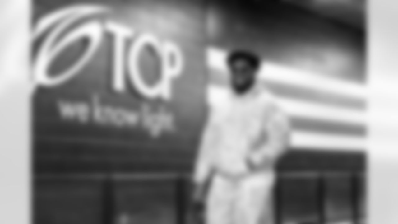 Offensive tackle KT Leveston (72) before a NFL football game between the Tennessee Titans and Cleveland Browns on December 7, 2025 at Huntington Bank Field.