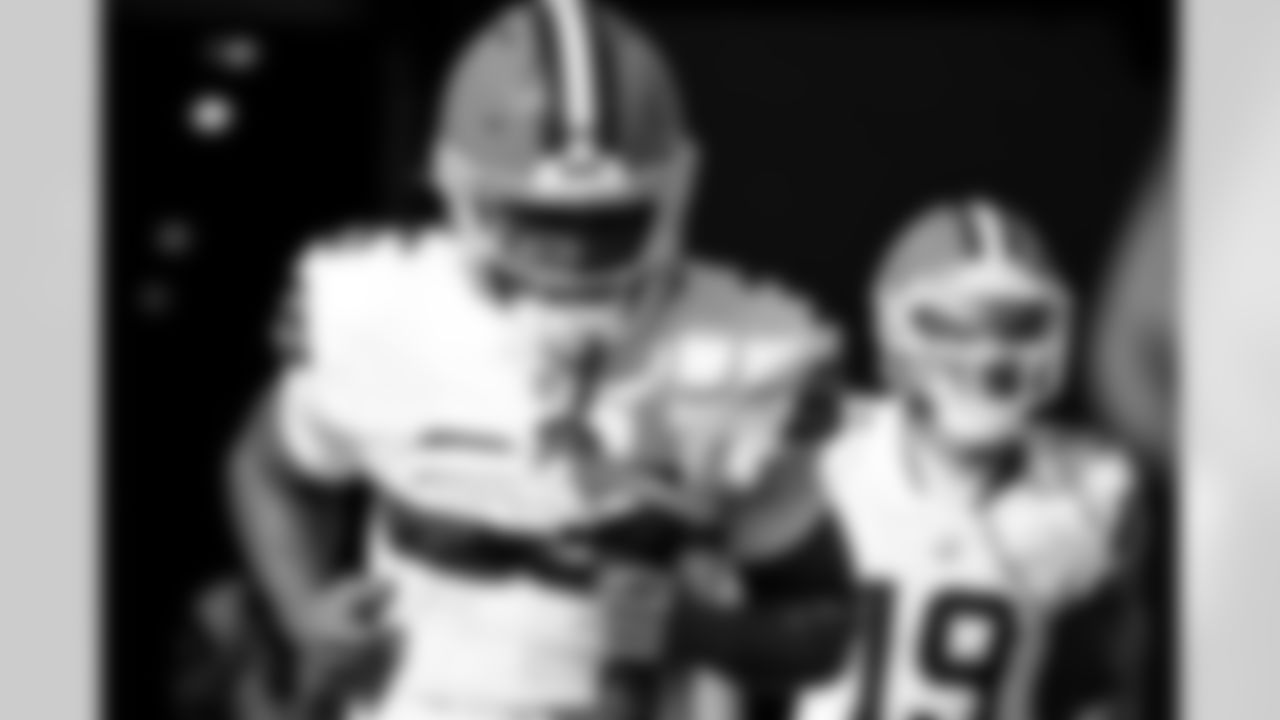 Running back Raheim Sanders (35) before a NFL football game between the Cleveland Browns and Cincinnati Bengals on January 4, 2026 at Paycor Stadium.