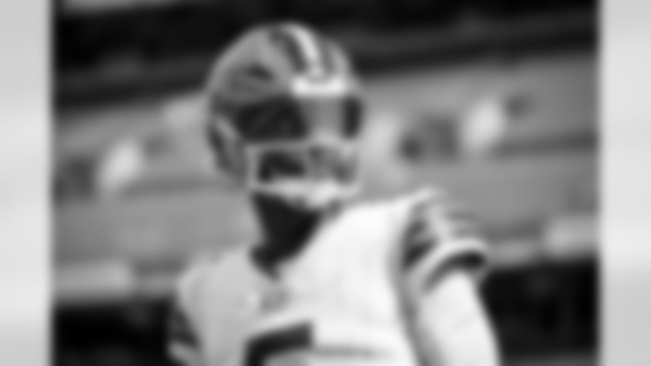 Quarterback Jameis Winston (5) before a preseason NFL football game between the Minnesota Vikings and Cleveland Browns on August 17, 2024 at Cleveland Browns Stadium.