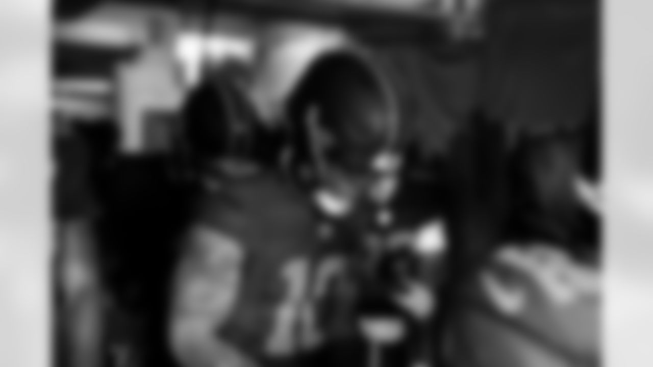 Running back Quinshon Judkins (10) before a NFL football game between the Tennessee Titans and Cleveland Browns on December 7, 2025 at Huntington Bank Field.