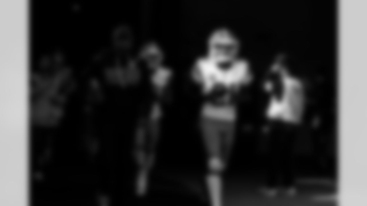 Cornerback Denzel Ward (21) before a NFL football game between the Cleveland Browns and Cincinnati Bengals on January 4, 2026 at Paycor Stadium.