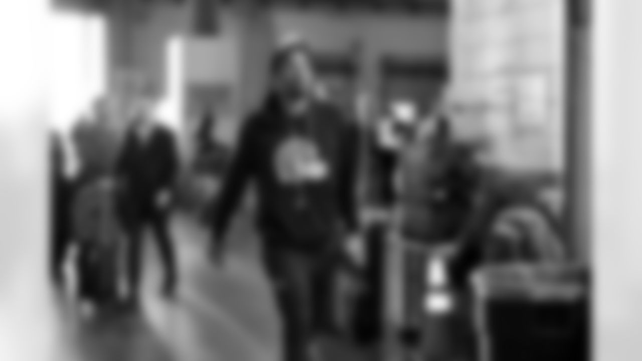 Wide receiver Cedric Tillman (19) before a NFL football game between the Cleveland Browns and New York Jets on November 9, 2025 at MetLife Stadium.