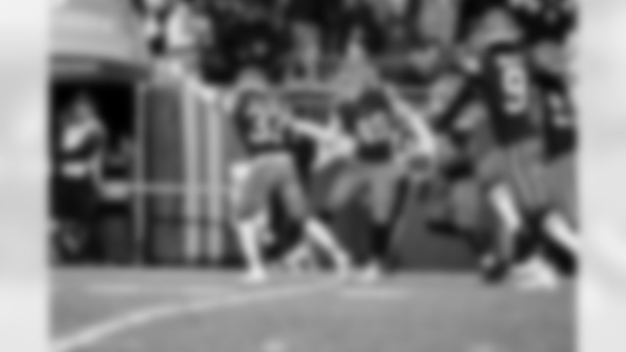 Safety Ronnie Hickman Jr. (33) and Linebacker Carson Schwesinger (49) during a NFL football game between the Baltimore Ravens and Cleveland Browns on November 16, 2025 at Huntington Bank Field.