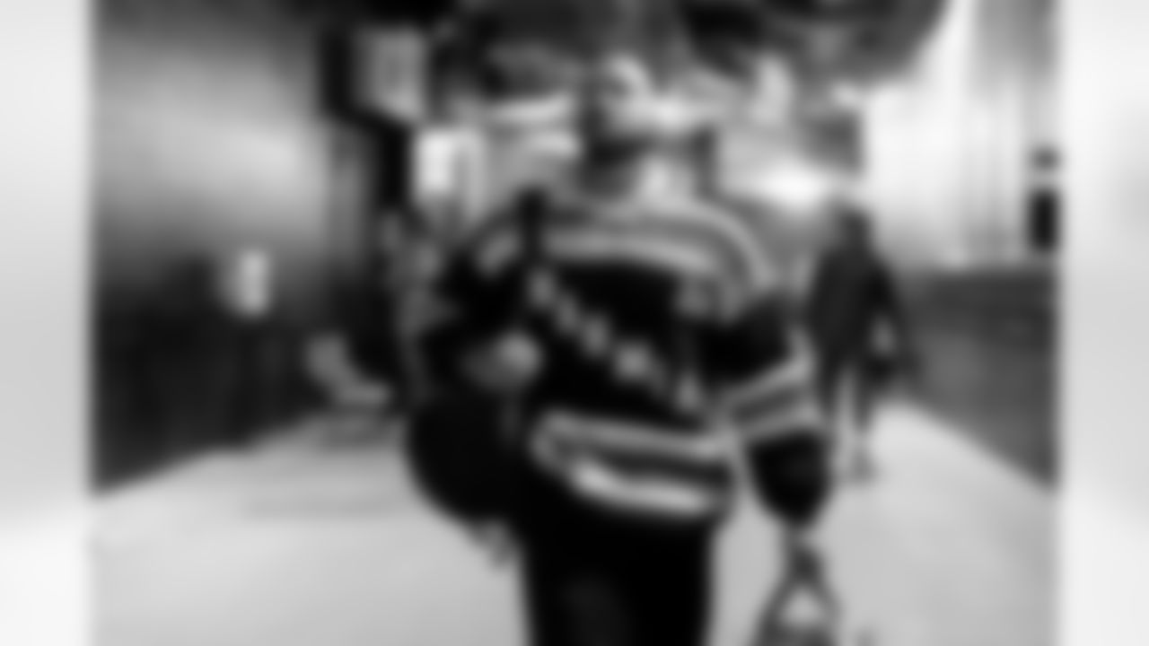 Defensive end Myles Garrett (95) before a NFL football game between the Cleveland Browns and New England Patriots on October 26, 2025 at Gillette Stadium. The Browns lost 13-32.