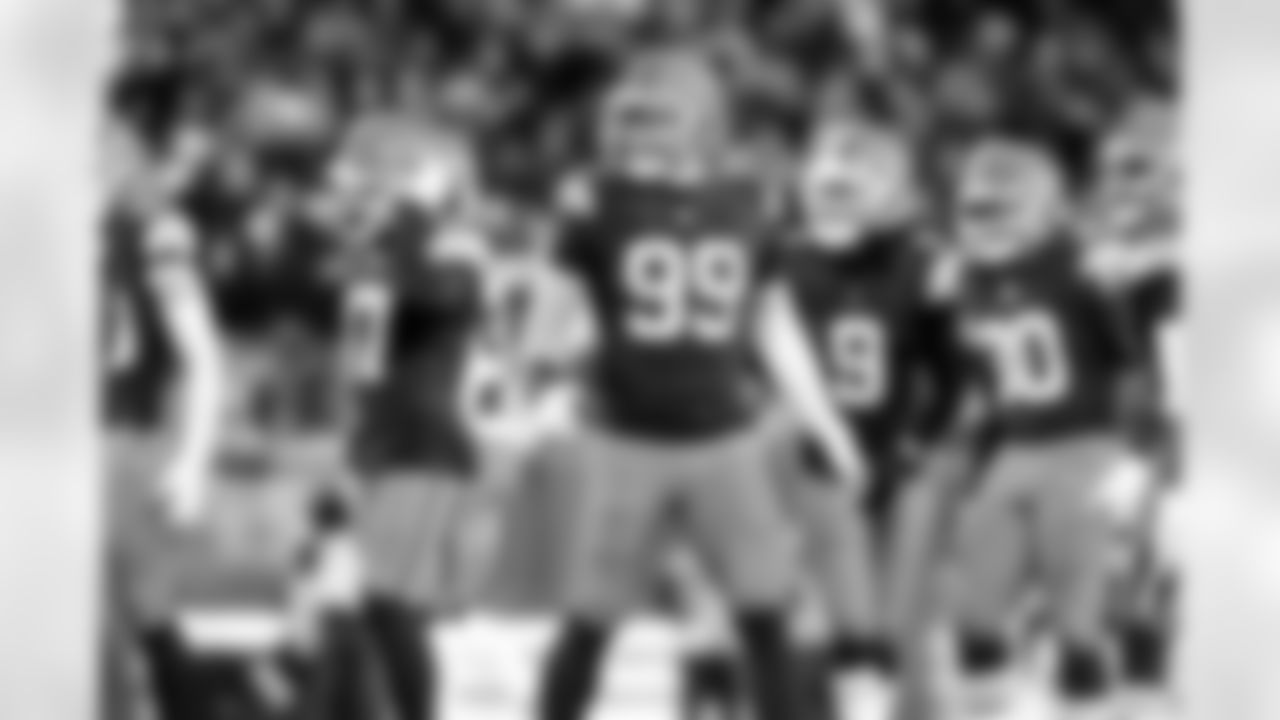 Defensive end Cameron Thomas (99) during a NFL football game between the Baltimore Ravens and Cleveland Browns on November 16, 2025 at Huntington Bank Field.