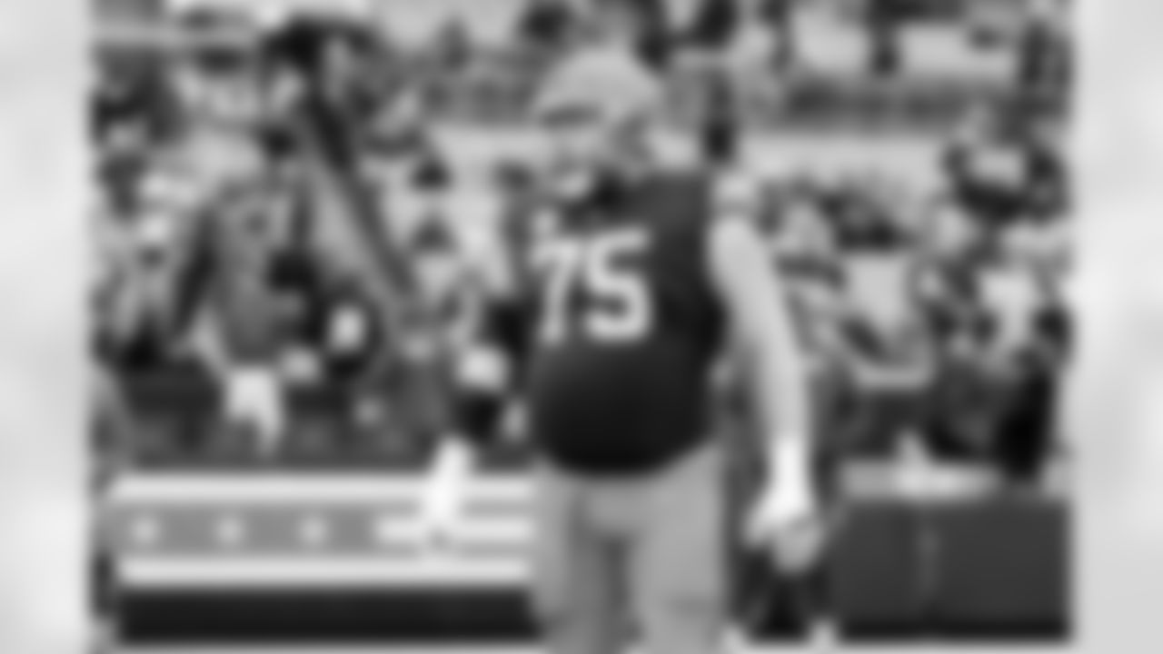 Offensive guard Joel Bitonio (75) before a NFL football game between the Baltimore Ravens and Cleveland Browns on November 16, 2025 at Huntington Bank Field.