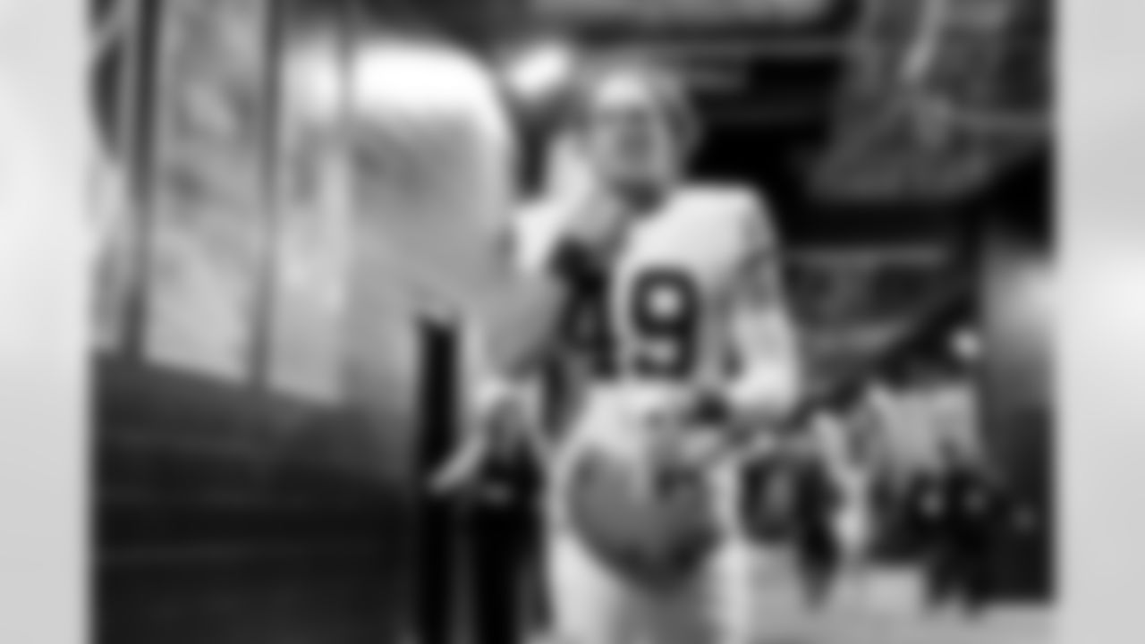 Linebacker Carson Schwesinger (49) before a NFL football game between the Cleveland Browns and New England Patriots on October 26, 2025 at Gillette Stadium.