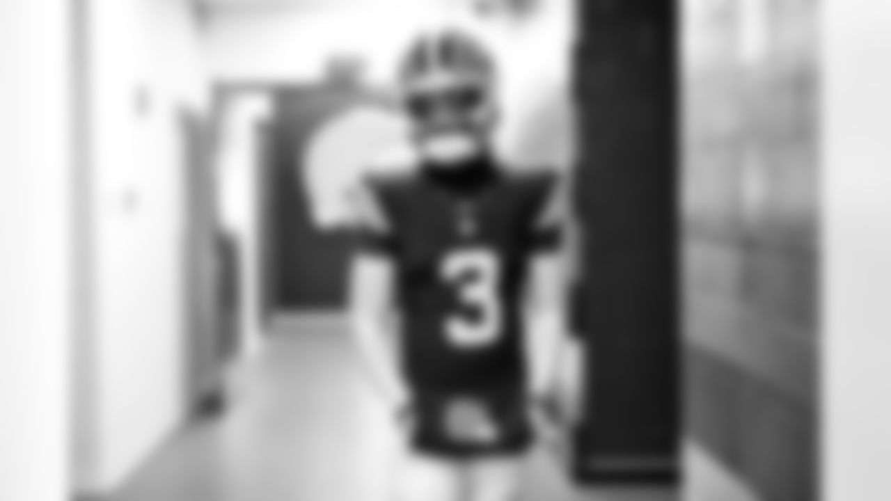 Wide receiver Jerry Jeudy (3) before a NFL football game between the San Francisco 49ers and Cleveland Browns on November 30, 2025 at Huntington Bank Field.