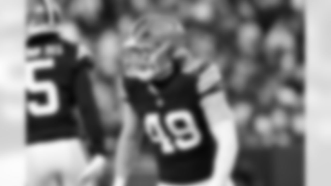 Linebacker Carson Schwesinger (49) during a NFL football game between the Buffalo Bills and Cleveland Browns on December 21, 2025 at Huntington Bank Field.