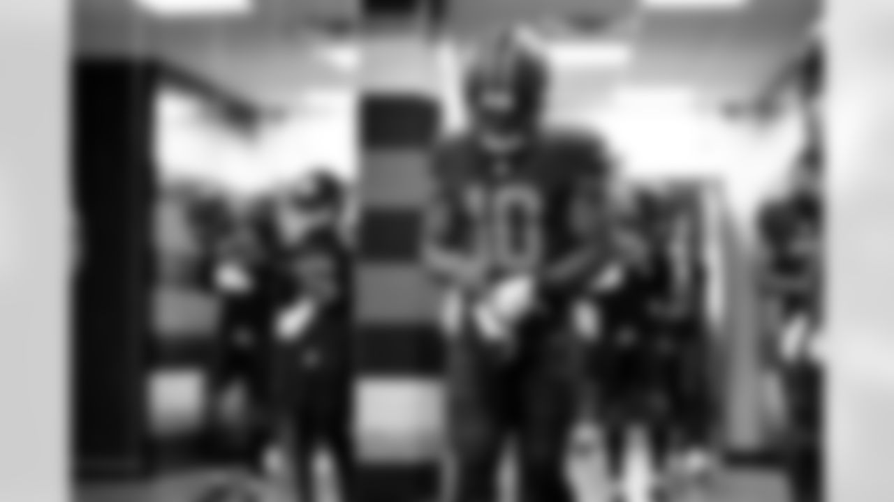 Running back Quinshon Judkins (10) before a NFL football game between the Miami Dolphins and Cleveland Browns on October 19, 2025 at Huntington Bank Field.