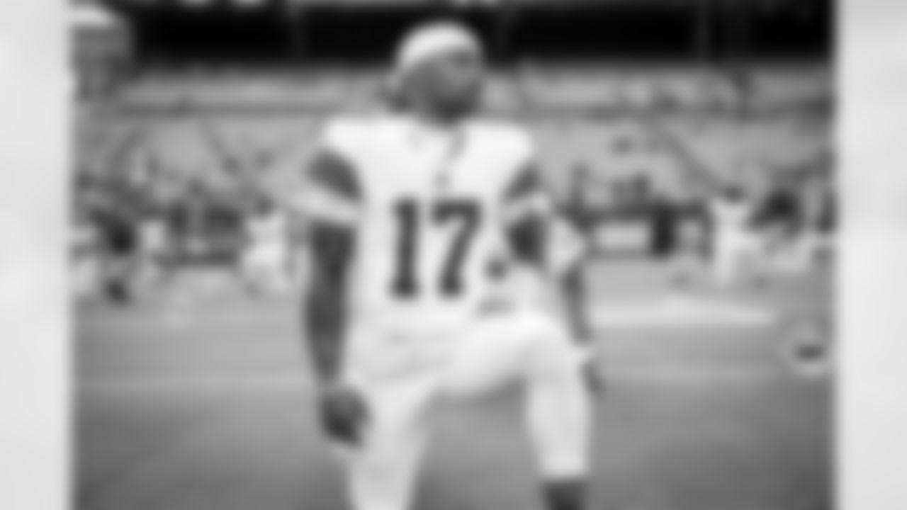 Quarterback Dorian Thompson-Robinson (17) before a preseason NFL football game between the Minnesota Vikings and Cleveland Browns on August 17, 2024 at Cleveland Browns Stadium.