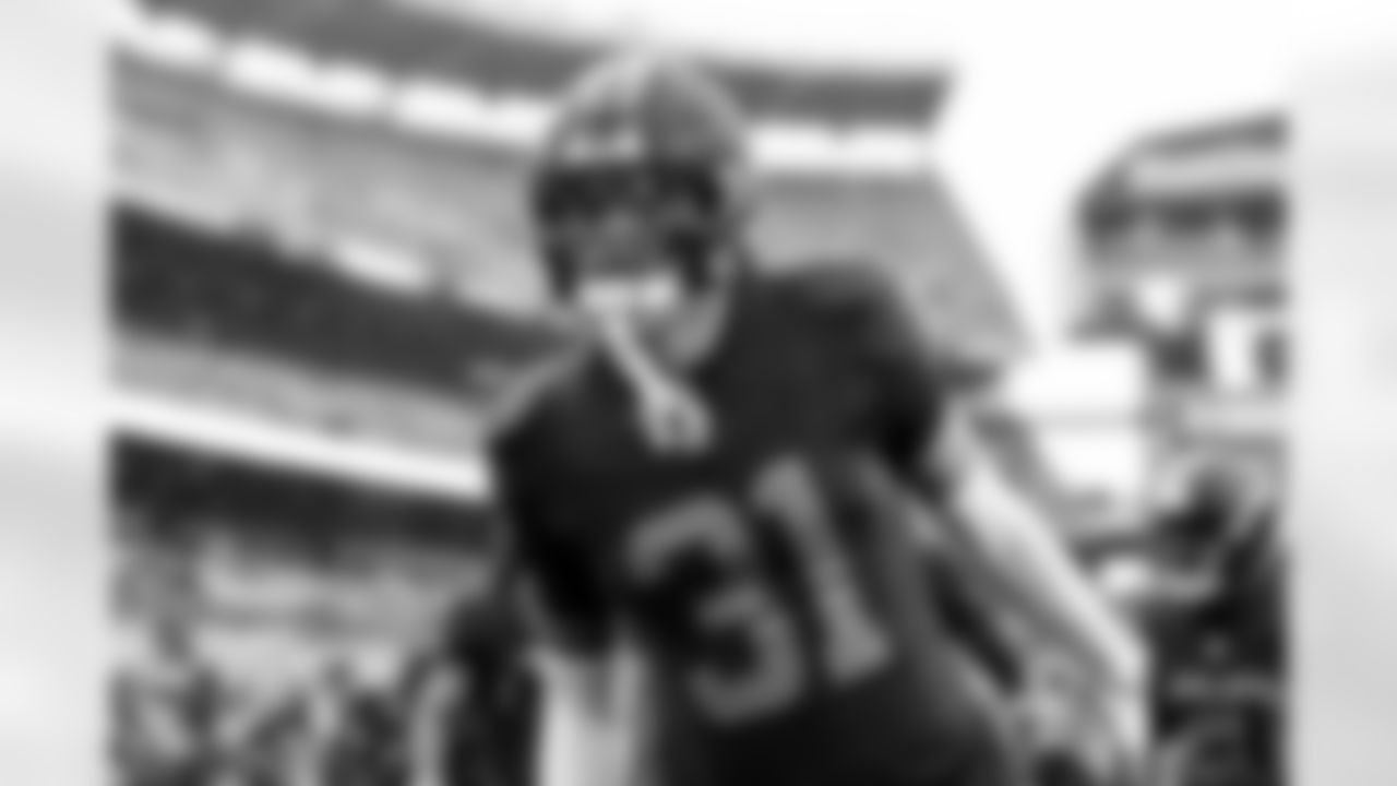 Safety Donovan McMillon (31)