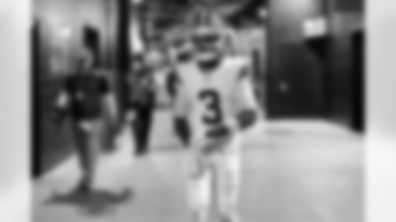 Wide receiver Jerry Jeudy (3) before a NFL football game between the Cleveland Browns and New England Patriots on October 26, 2025 at Gillette Stadium.