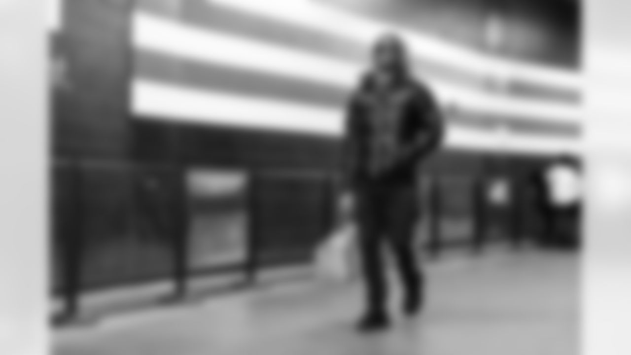 Wide receiver Isaiah Bond (16) before a NFL football game between the Tennessee Titans and Cleveland Browns on December 7, 2025 at Huntington Bank Field.