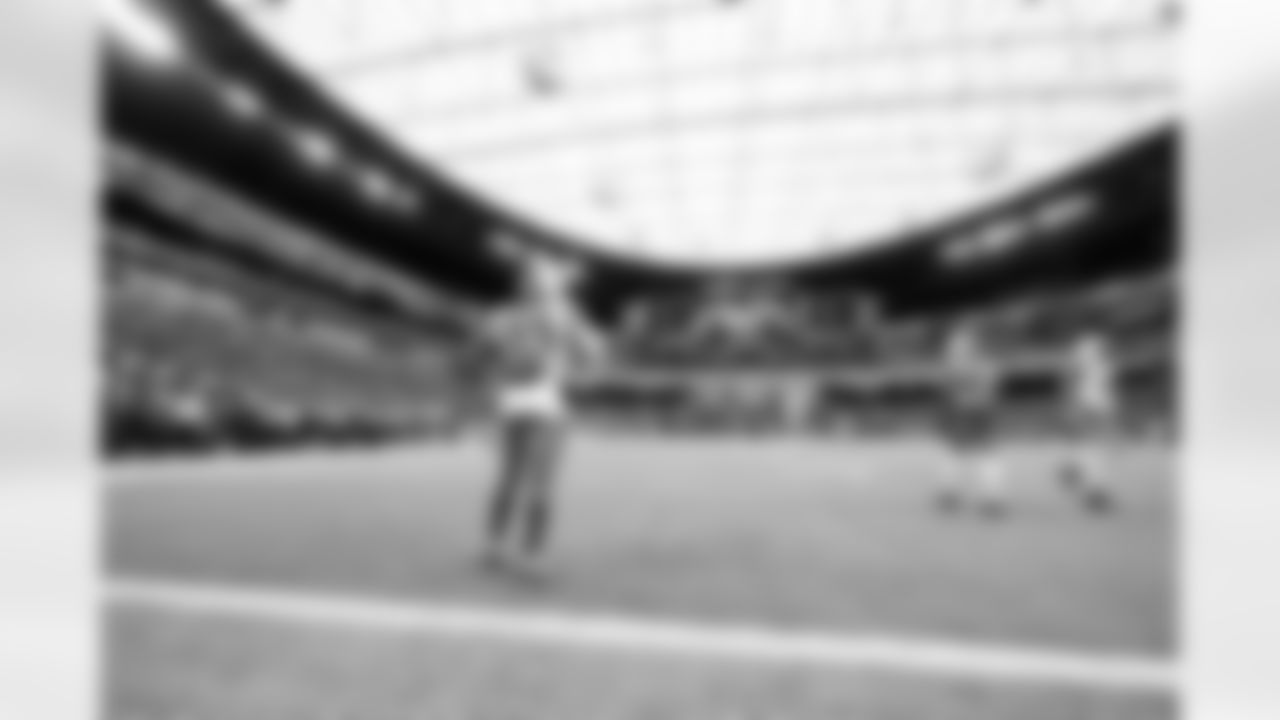 Running back Dylan Sampson (22) before a NFL football game between the Cleveland Browns and Las Vegas Raiders on November 23, 2025 at Allegiant Stadium.