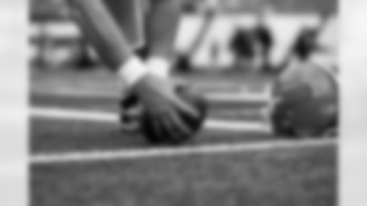 Long snapper Rex Sunahara (50) before a NFL football game between the Cleveland Browns and New York Jets on November 9, 2025 at MetLife Stadium.