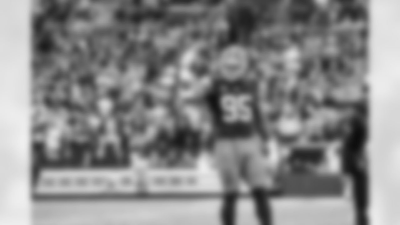 Defensive end Myles Garrett (95)