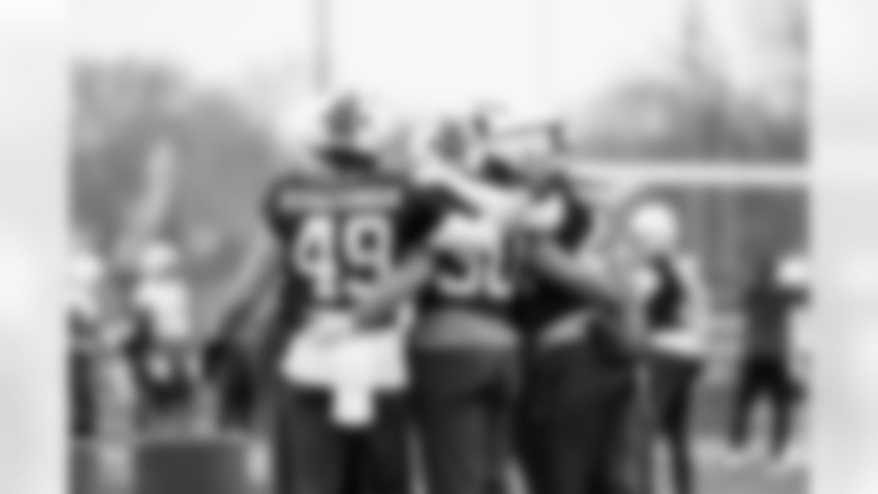 The linebackers during practice at CrossCountry Mortgage Campus on November 20, 2025.