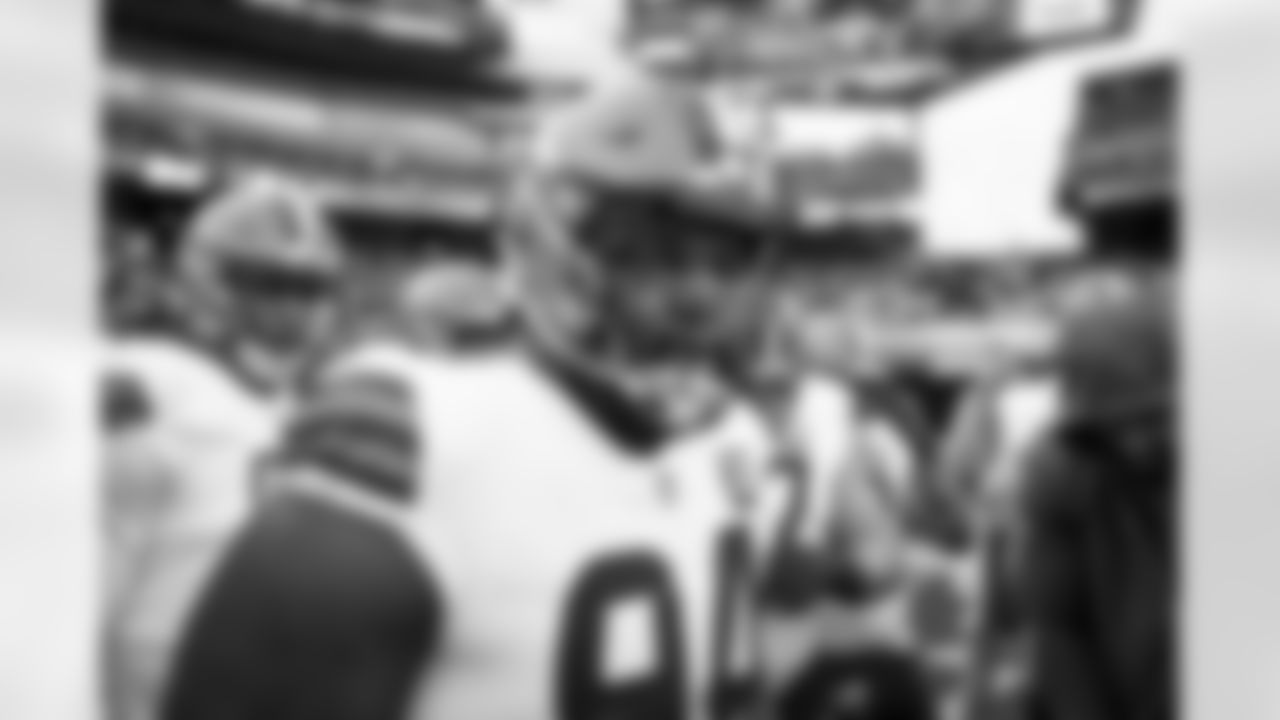 Defensive tackle Dalvin Tomlinson (94) before a NFL football game between the Cleveland Browns and Cincinnati Bengals on January 7, 2024 at Paycor Stadium.