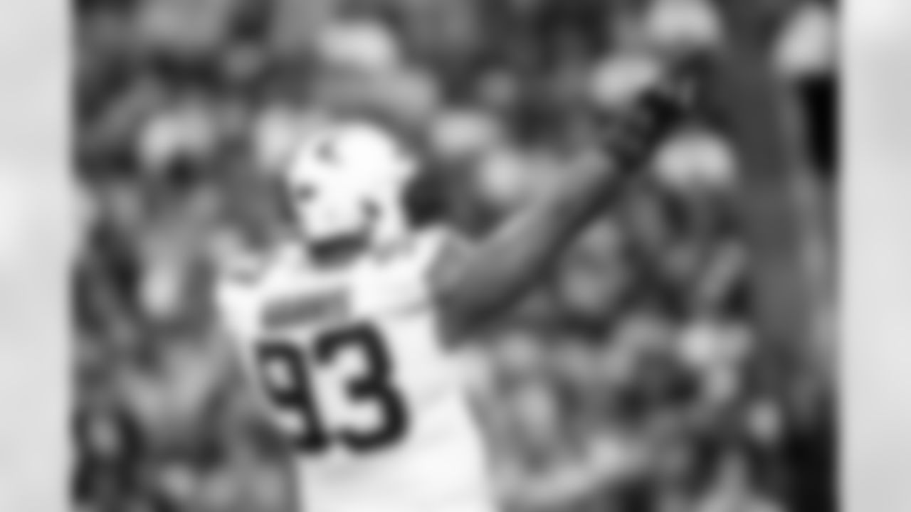 Defensive tackle Shelby Harris (93) during a NFL football game between the Cleveland Browns and Las Vegas Raiders on November 23, 2025 at Allegiant Stadium. The Browns won 24-10.