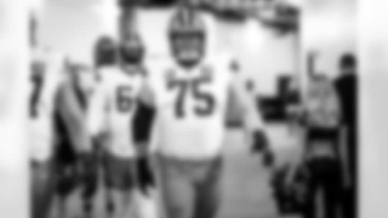 Offensive guard Joel Bitonio (75) before a NFL football game between the Cleveland Browns and Baltimore Ravens on November 12, 2023 at M&T Bank Stadium. The Browns won 33-31.