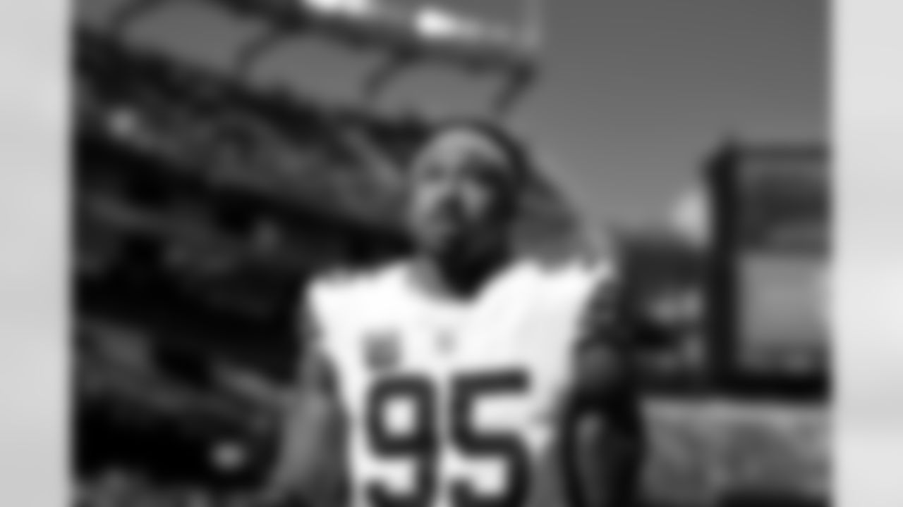 Defensive end Myles Garrett (95) before a NFL football game between the Cleveland Browns and New England Patriots on October 26, 2025 at Gillette Stadium.
