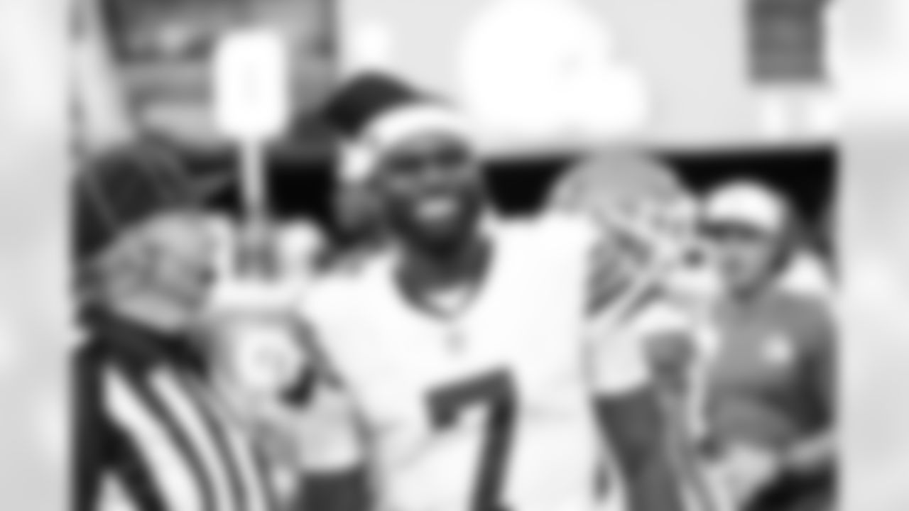 Quarterback Tyler Huntley (7) before a preseason NFL football game between the Cleveland Browns and Carolina Panthers on August 8, 2025 at Bank of America Stadium.