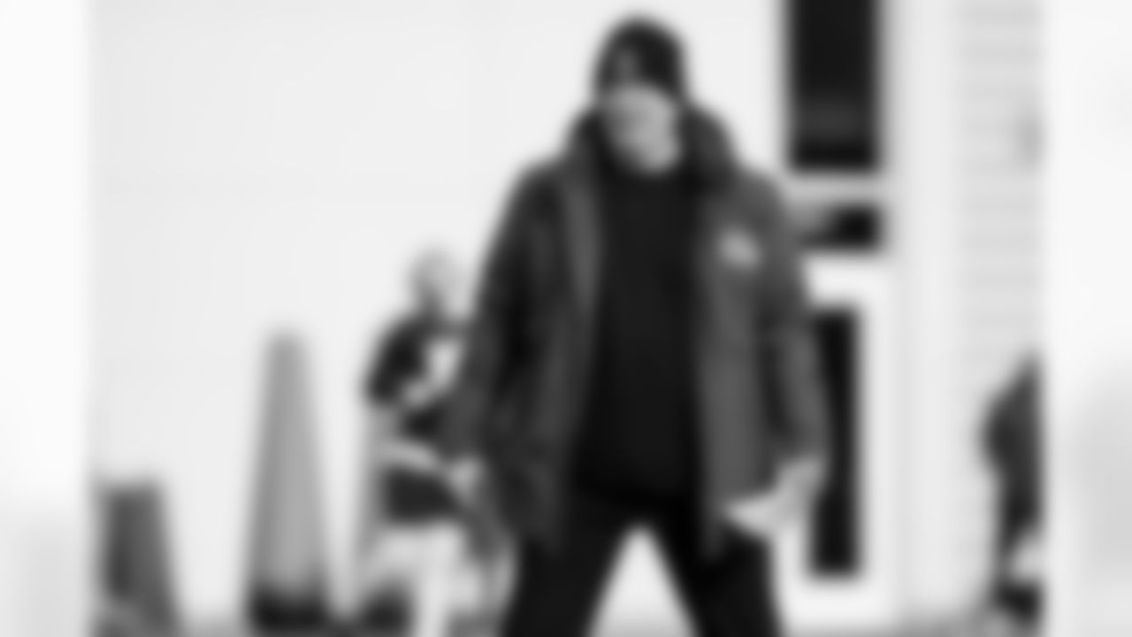 Quarterback Coach Bill Musgrave during practice at CrossCountry Mortgage Campus on December 24, 2025.