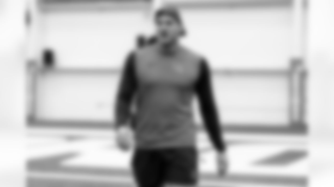 Defensive end Cameron Thomas (99) during a workout in Phase I of the offseason at CrossCountry Mortgage Campus on April 29, 2025.