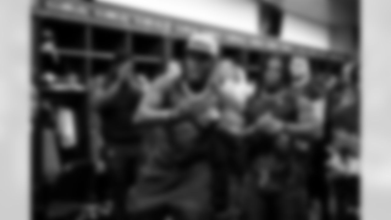 The Browns celebrate after a NFL football game between the Miami Dolphins and Cleveland Browns on October 19, 2025 at Huntington Bank Field.