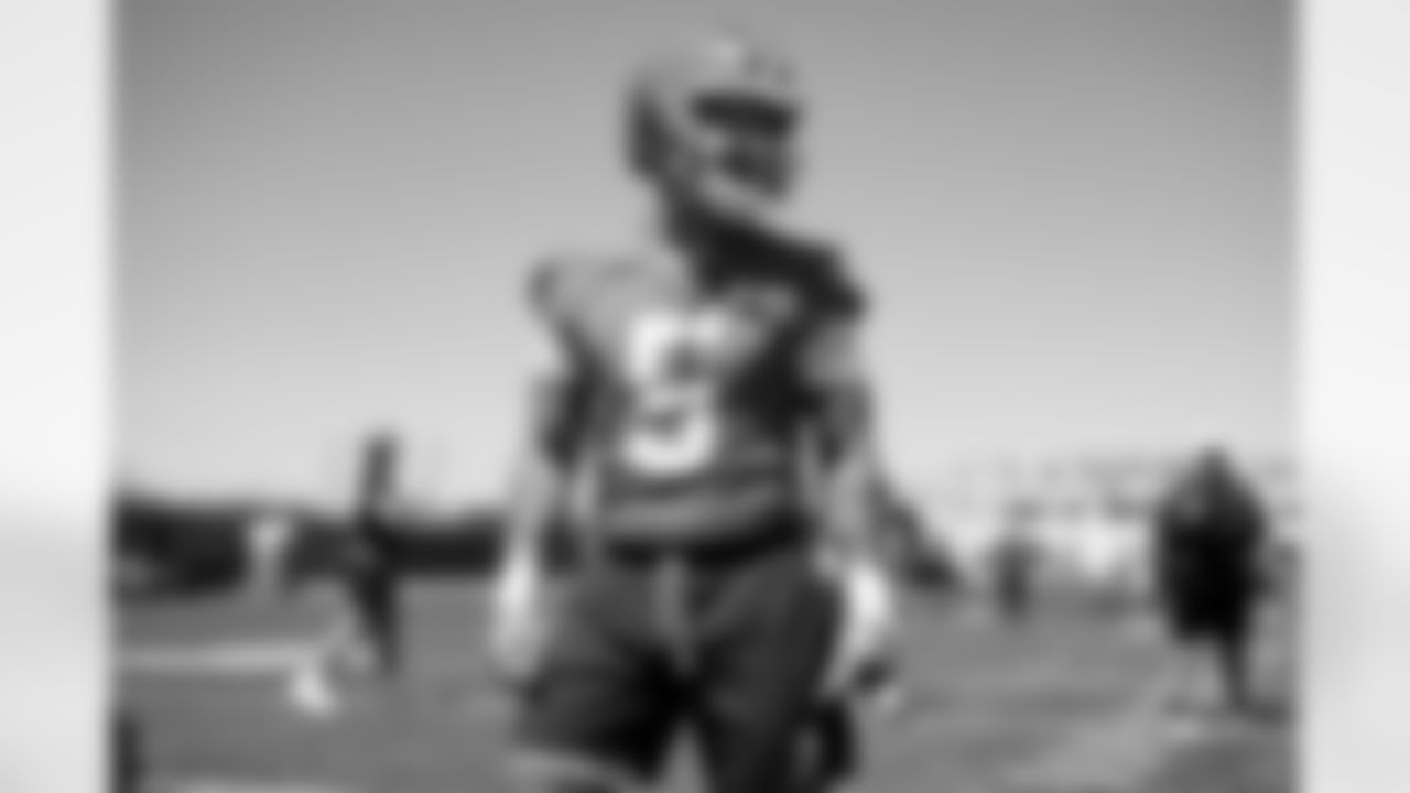 Quarterback Dillon Gabriel (5) during fieldwork on the first day of Rookie Minicamp at CrossCountry Mortgage Campus on May 9, 2025.