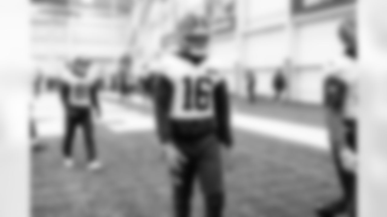 Wide receiver Isaiah Bond (16) during practice at CrossCountry Mortgage Campus on December 11, 2025.