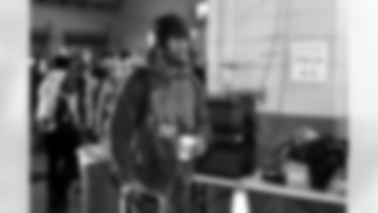 Linebacker Jerome Baker (17) before a NFL football game between the Cleveland Browns and New York Jets on November 9, 2025 at MetLife Stadium.