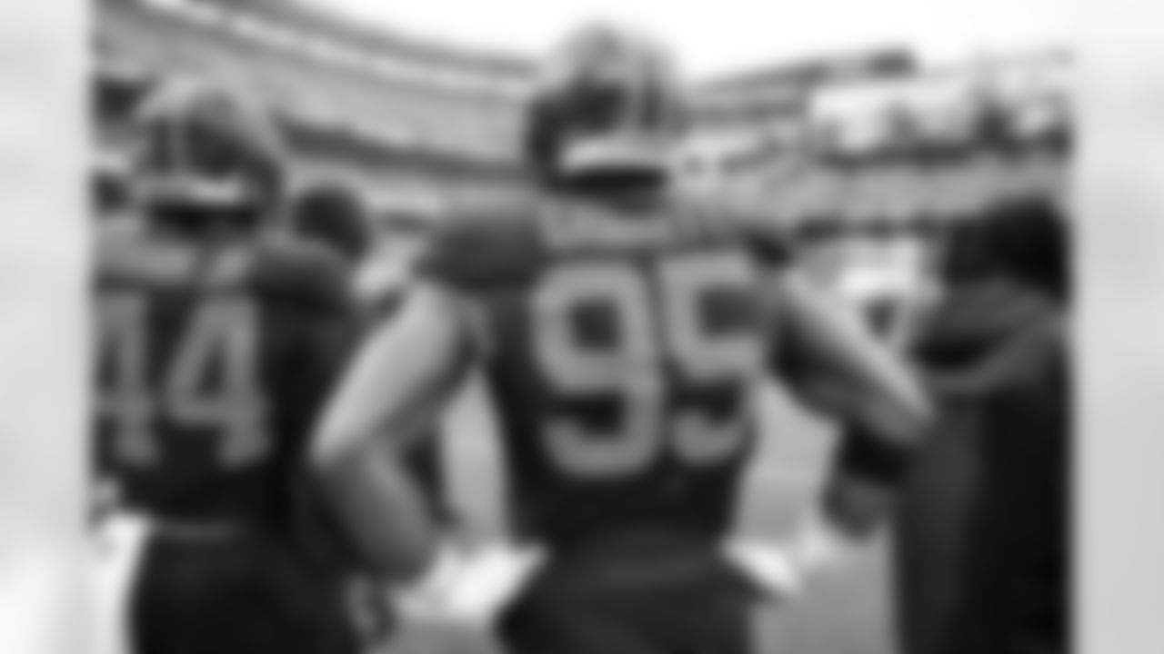 Defensive end Myles Garrett (95) before a NFL football game between the Miami Dolphins and Cleveland Browns on October 19, 2025 at Huntington Bank Field.
