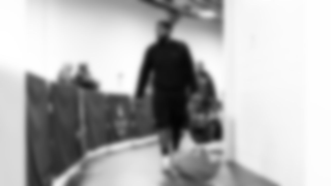 Offensive tackle Cam Robinson (68) before a NFL football game between the Cleveland Browns and Pittsburgh Steelers on October 12, 2025 at Acrisure Stadium.