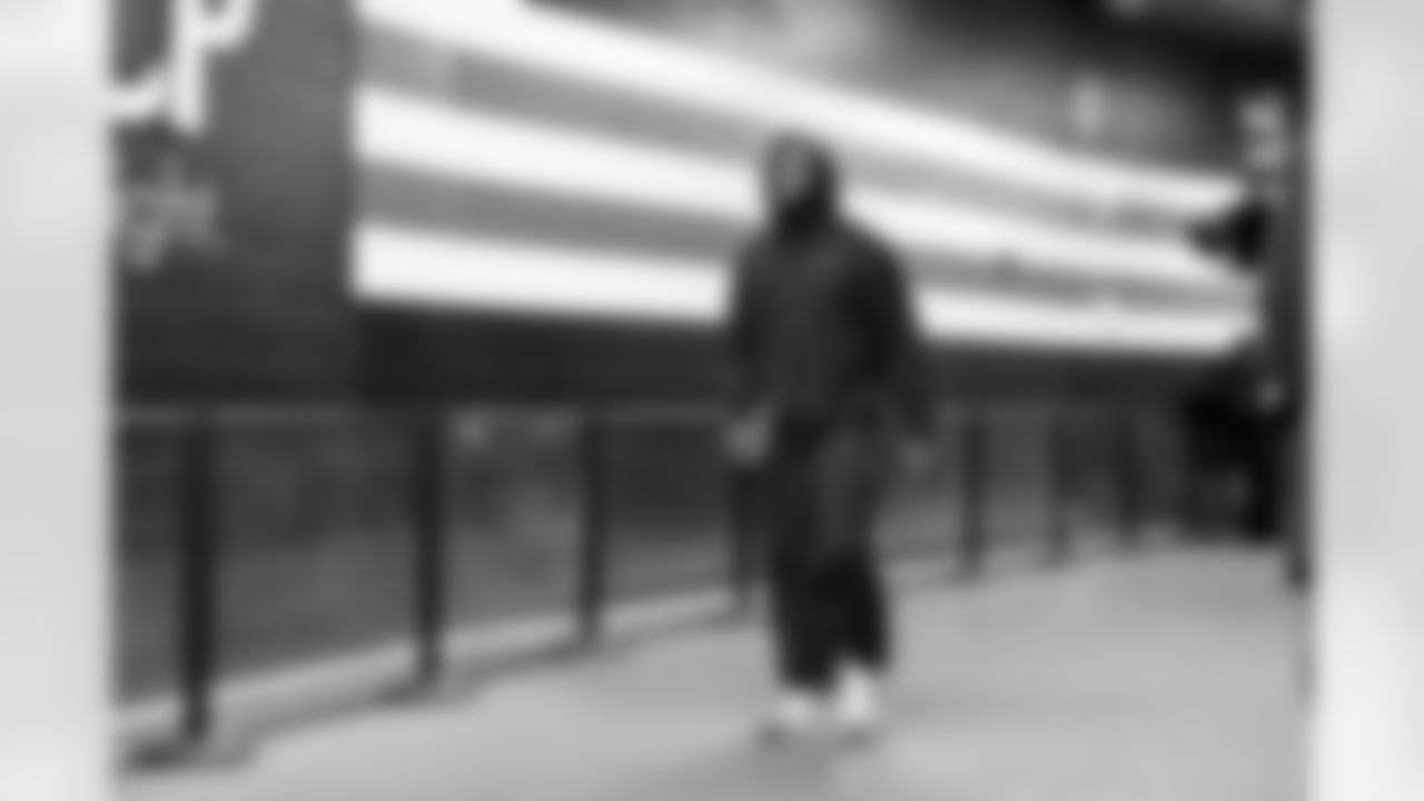 Running back Raheim Sanders (35) before a NFL football game between the Pittsburgh Steelers and Cleveland Browns on December 28, 2025 at Huntington Bank Field.