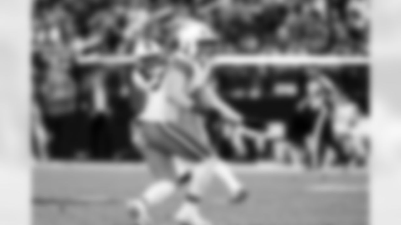 Linebacker Carson Schwesinger (49) during a NFL football game between the Cleveland Browns and Las Vegas Raiders on November 23, 2025 at Allegiant Stadium.