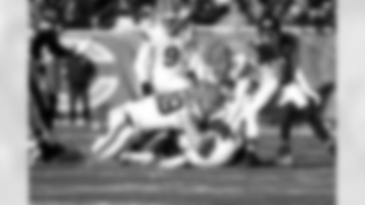 Linebacker Carson Schwesinger (49) during a NFL football game between the Cleveland Browns and Chicago Bears on December 14, 2025 at Soldier Field.