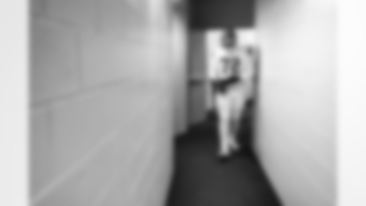 Offensive tackle KT Leveston (72) before a NFL football game between the Cleveland Browns and Chicago Bears on December 14, 2025 at Soldier Field.