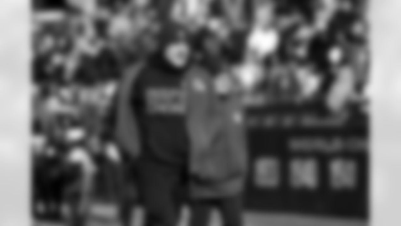 Head Coach Kevin Stefanski before a NFL football game between the Cleveland Browns and Chicago Bears on December 14, 2025 at Soldier Field.