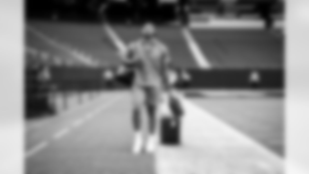Defensive end Myles Garrett (95) before a NFL football game between the Cleveland Browns and Las Vegas Raiders on September 29, 2024 at Allegiant Stadium.