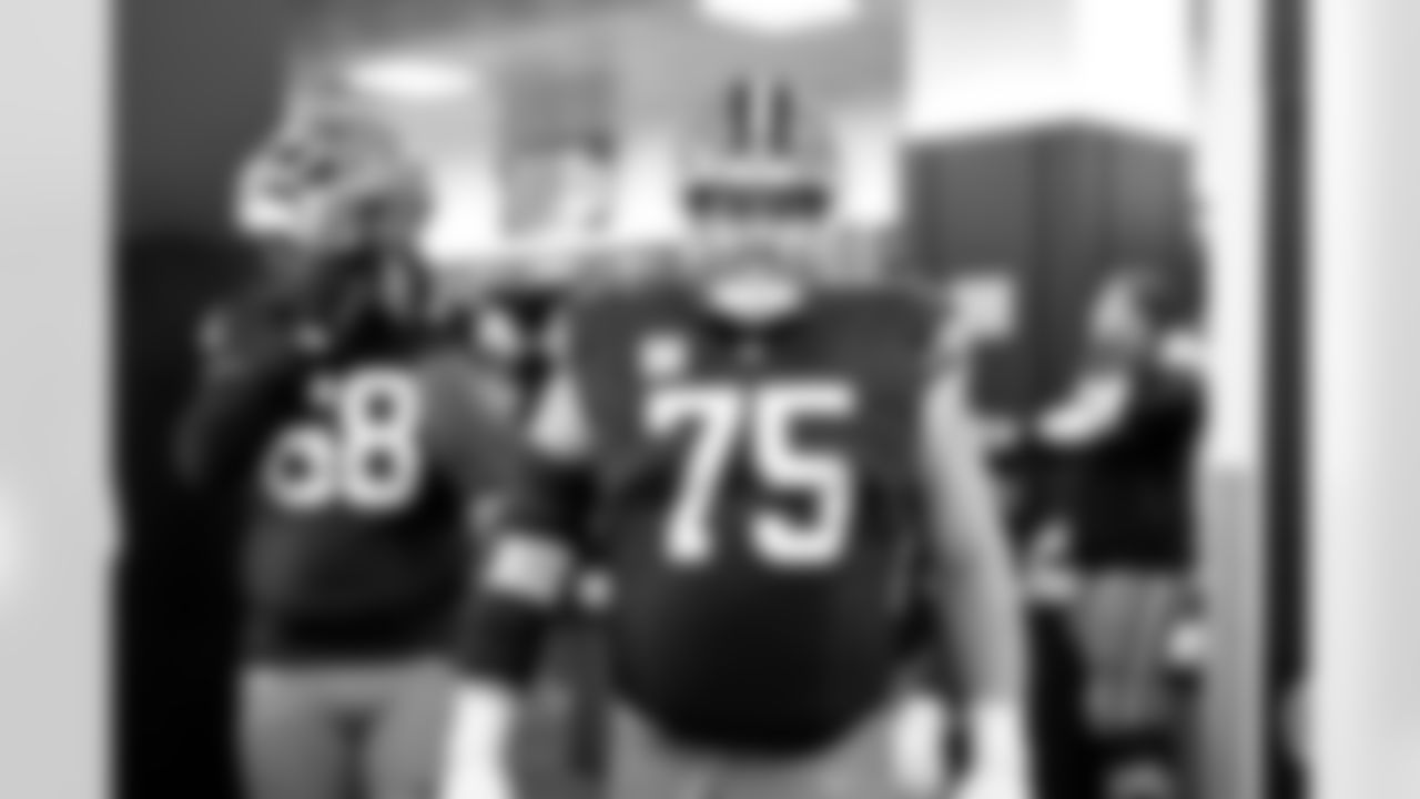 Offensive guard Joel Bitonio (75) before a NFL football game between the Baltimore Ravens and Cleveland Browns on November 16, 2025 at Huntington Bank Field.