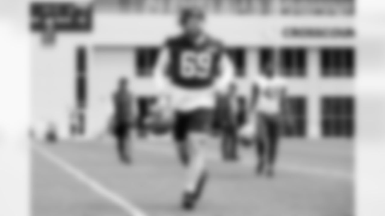 Offensive tackle Lorenzo Thompson (69) during the first day of OTAs at CrossCountry Mortgage Campus on May 27, 2025.