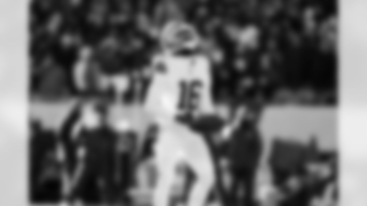 Wide receiver Isaiah Bond (16) during a NFL football game between the Cleveland Browns and Chicago Bears on December 14, 2025 at Soldier Field.