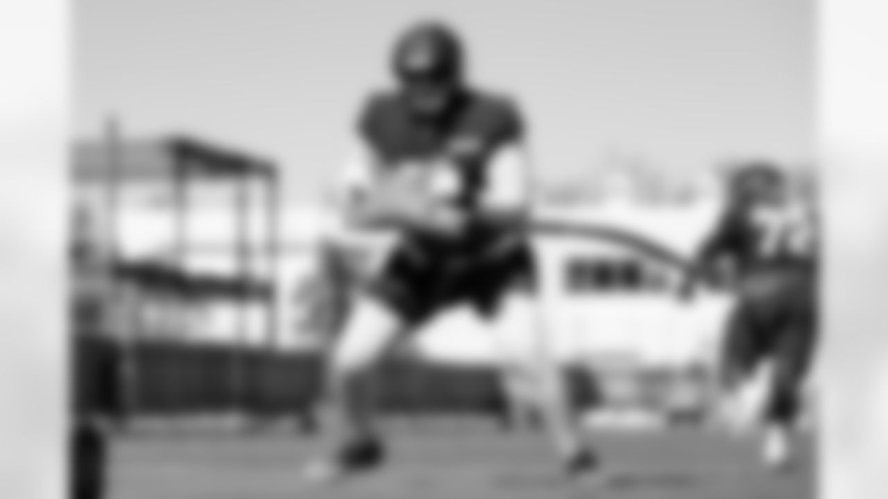 Offensive tackle Cornelius Lucas (71) during practice at CrossCountry Mortgage Campus on October 16, 2025.